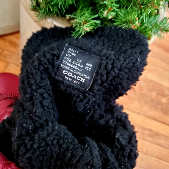 **RARE** Coach Sage Nylon Ruby Red Leather Winter Boots Sz 5.5B - Picture 3 of 11